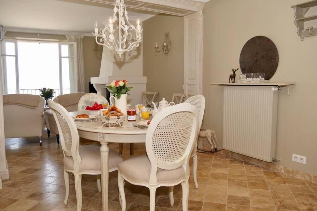 Bord De Mer - Ac, Wifi, Chic, Sea View, Beach 2 Minutes Walk อองทีบส์ ภายนอก รูปภาพ