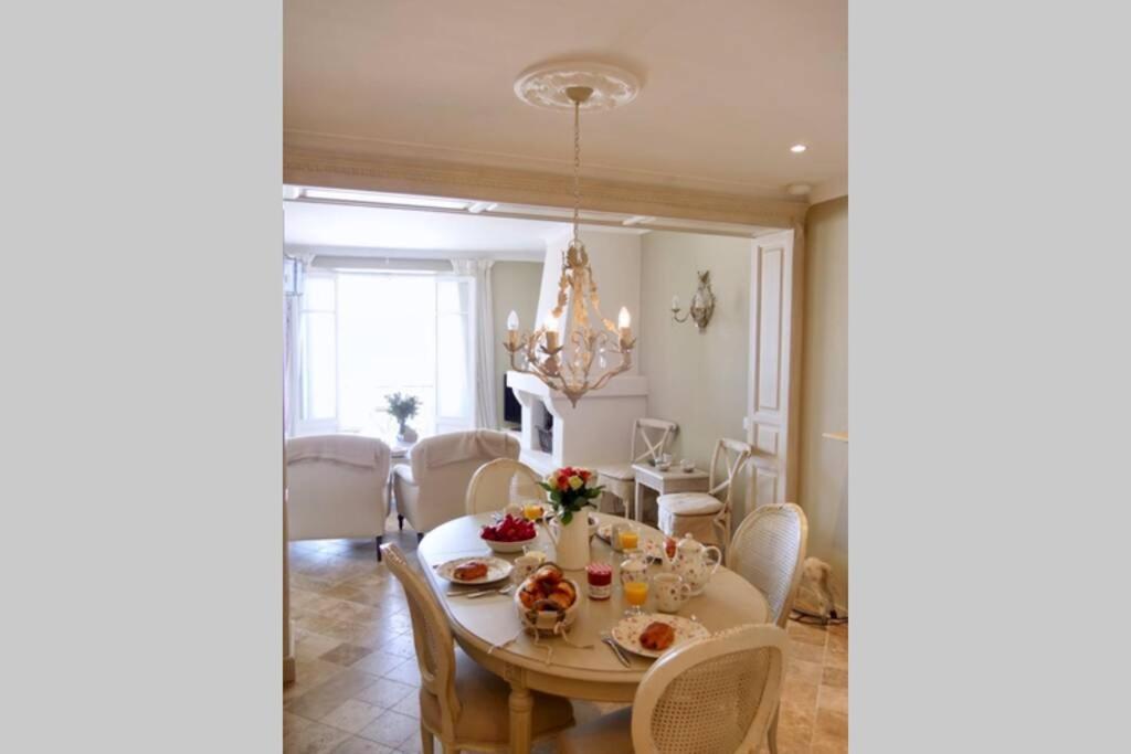 Bord De Mer - Ac, Wifi, Chic, Sea View, Beach 2 Minutes Walk อองทีบส์ ภายนอก รูปภาพ